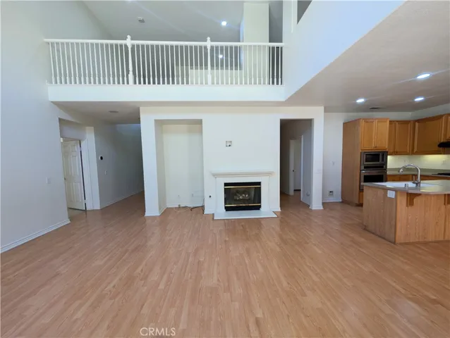 FIREPLACE IN FAMILY ROOM