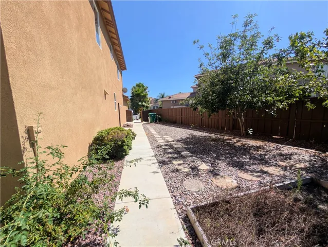 LEFT SIDE YARD