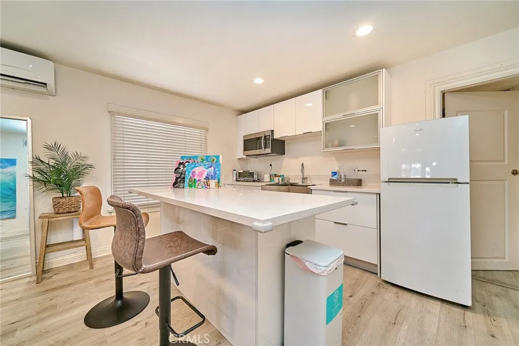 3252 Foothill Boulevard, Glendale, California 91214 — photo 5