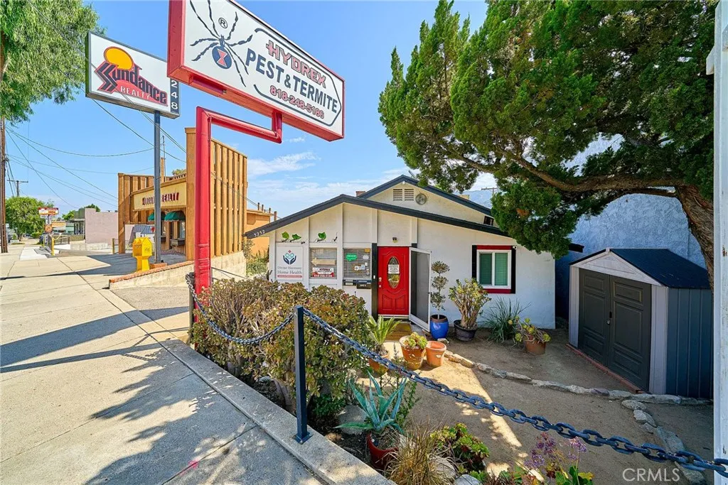 3252 Foothill Blvd