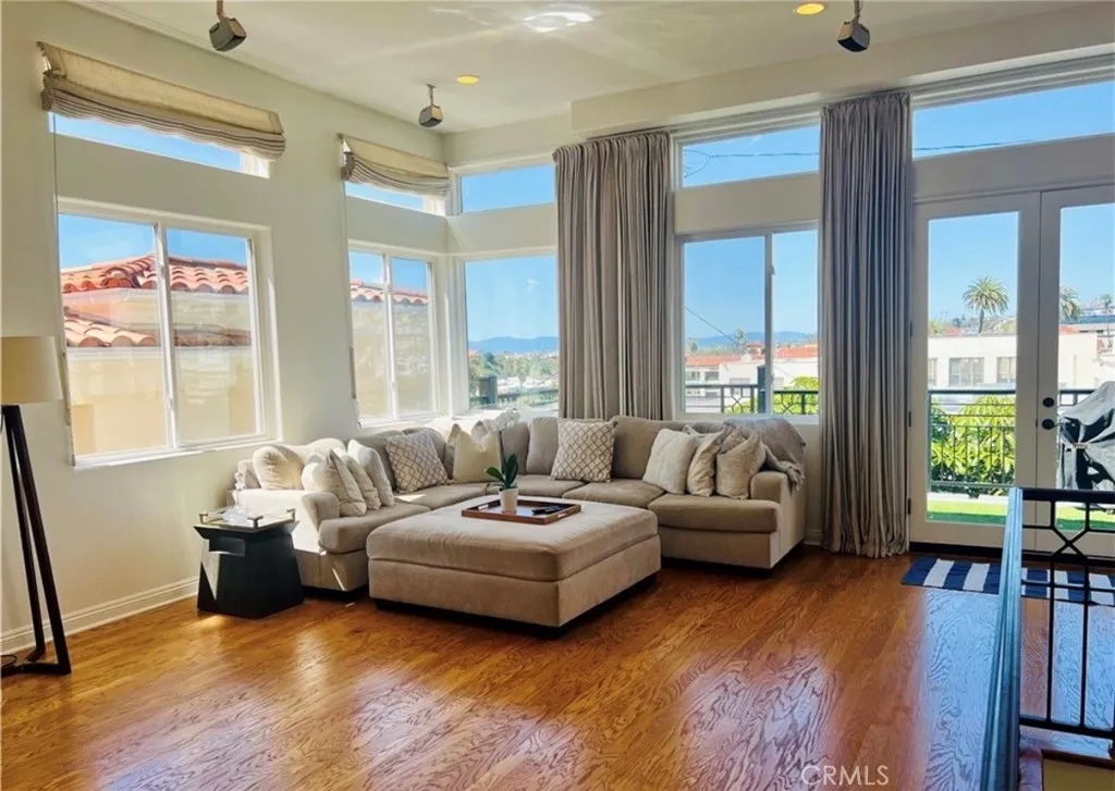 703 11th Street, Hermosa Beach, California 90254 — photo 4