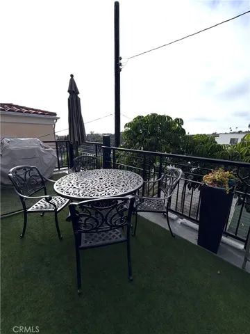 Balcony upstairs
