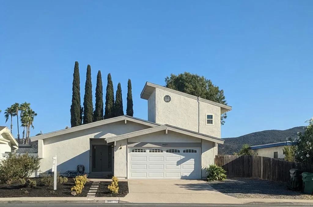 8427 Carlton Oaks Dr
