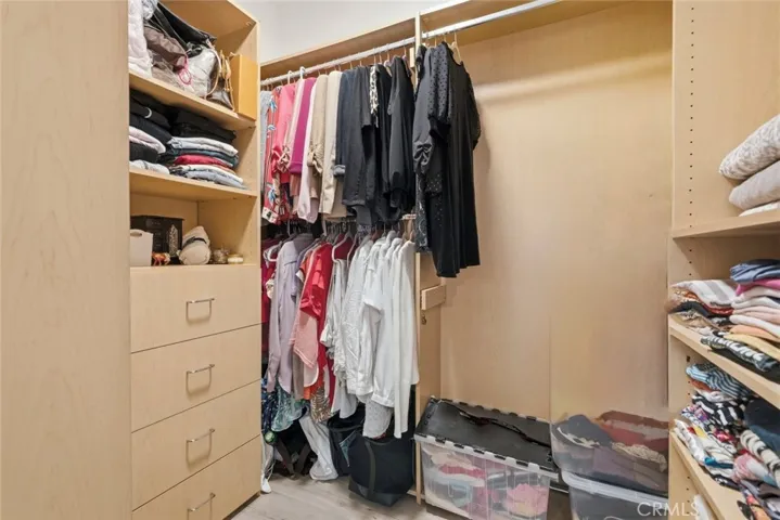 walk in closet