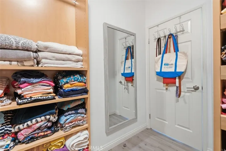 walk in closet