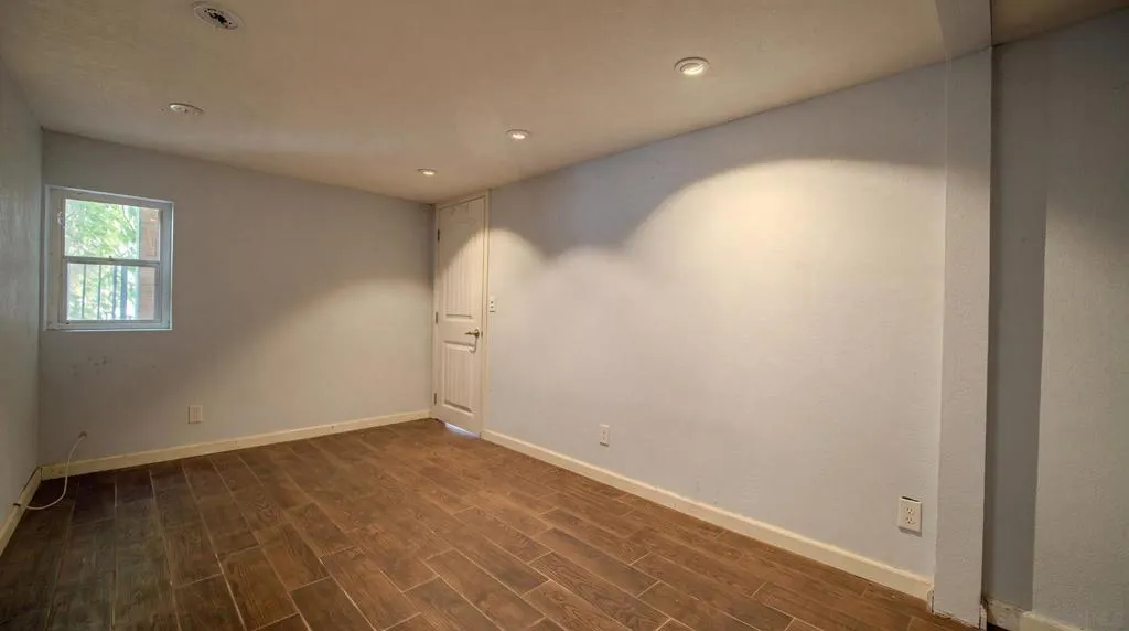 downstairs potential 1st bedroom