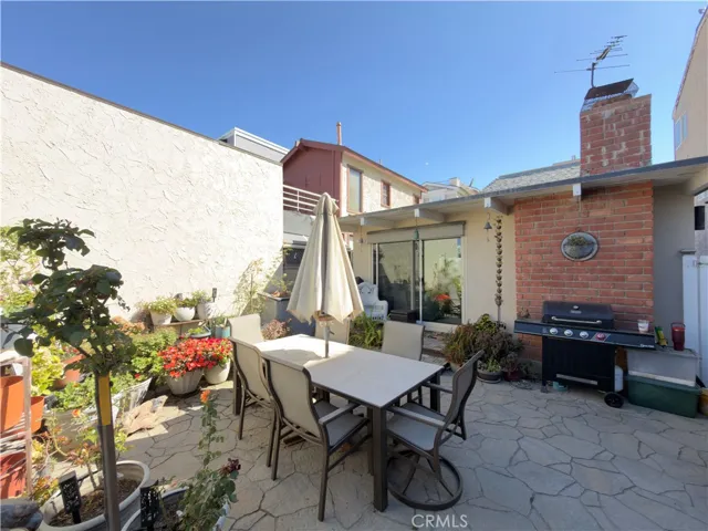 Large Patio great for entertaining your beach loving friends.