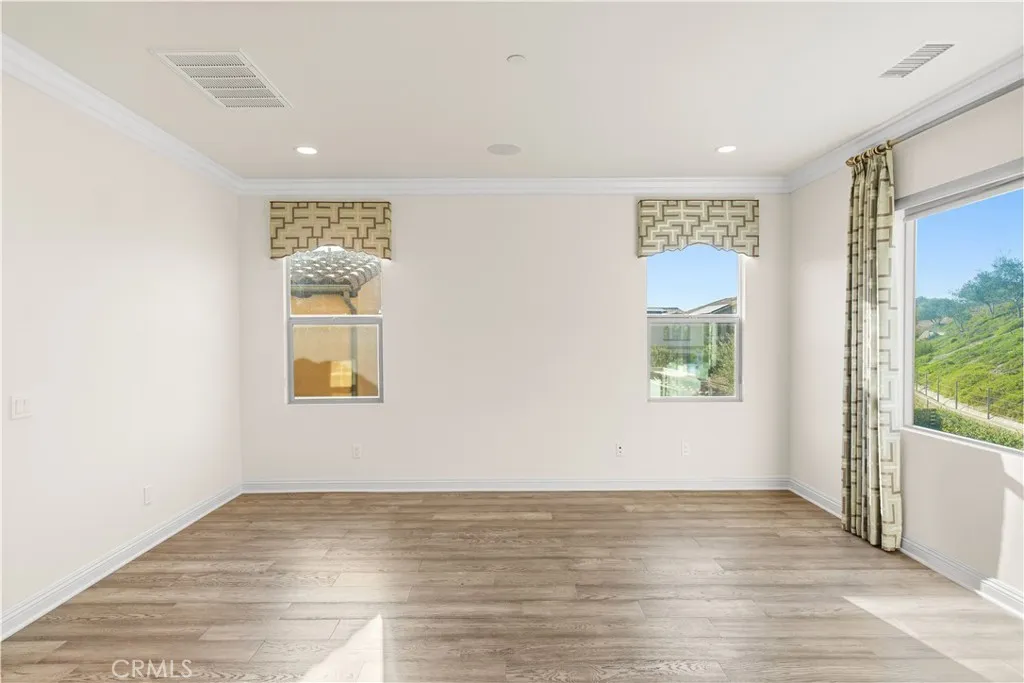 3rd bedroom upstairs