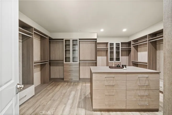 Master bedroom Closet