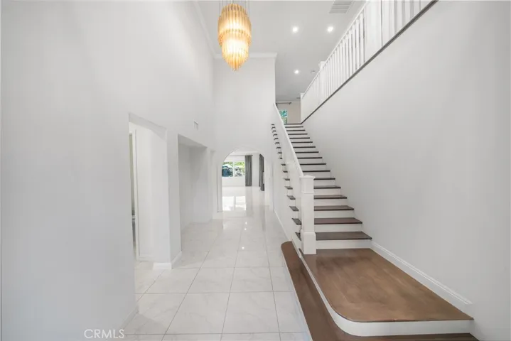 high ceiling entrance hall way.