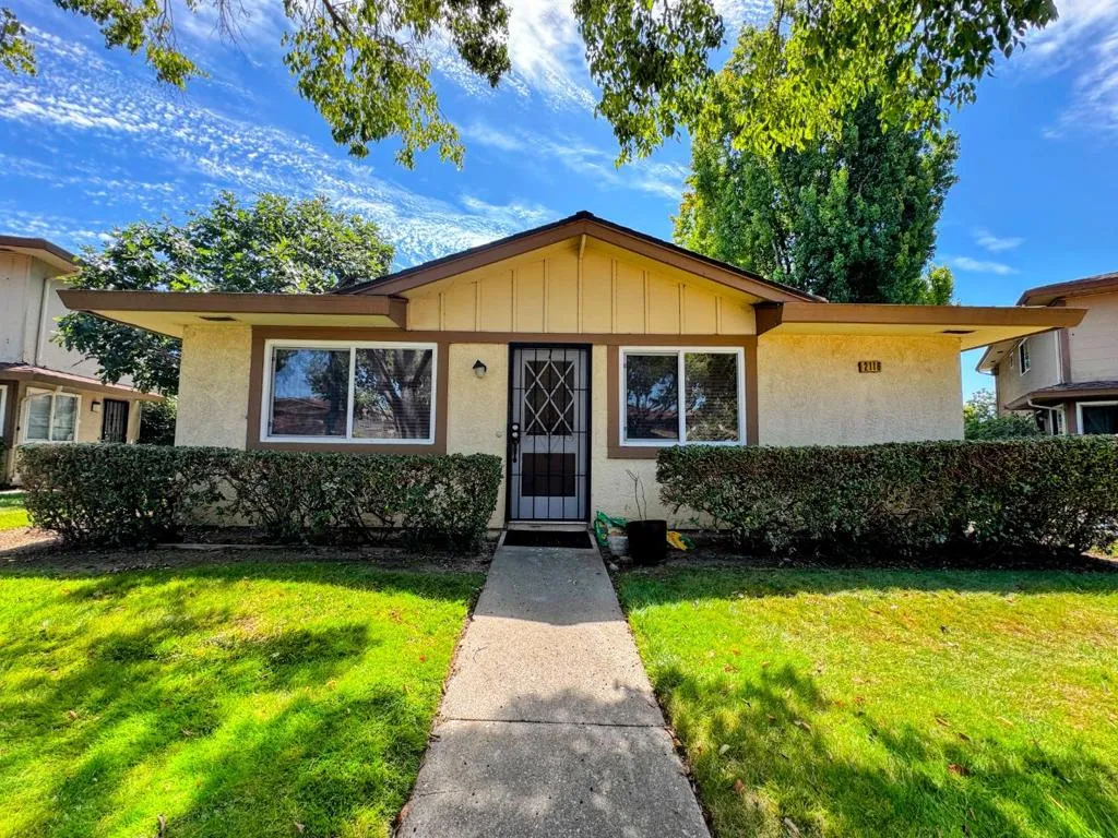 2116 Eric Ct