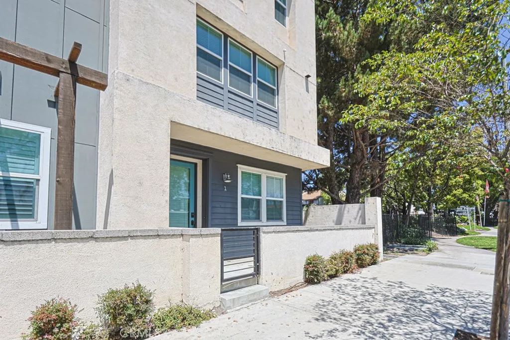 1410 N Harbor 1