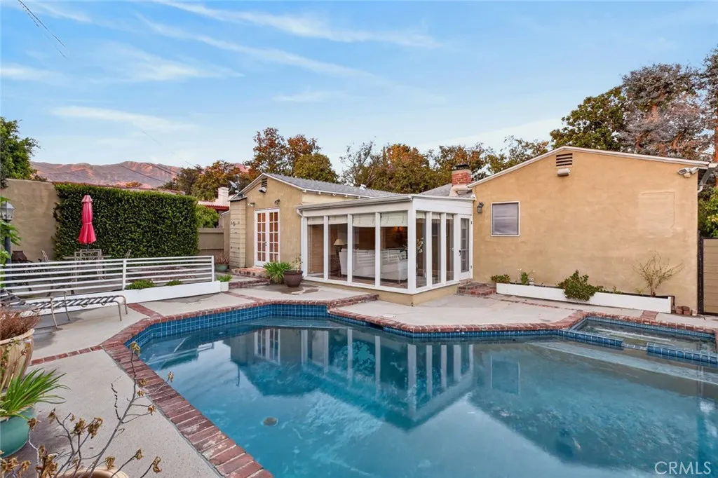 1321 Graynold, Glendale, California 91202 — photo 5