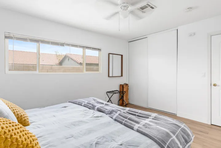 394 W Bon Air Dr-13