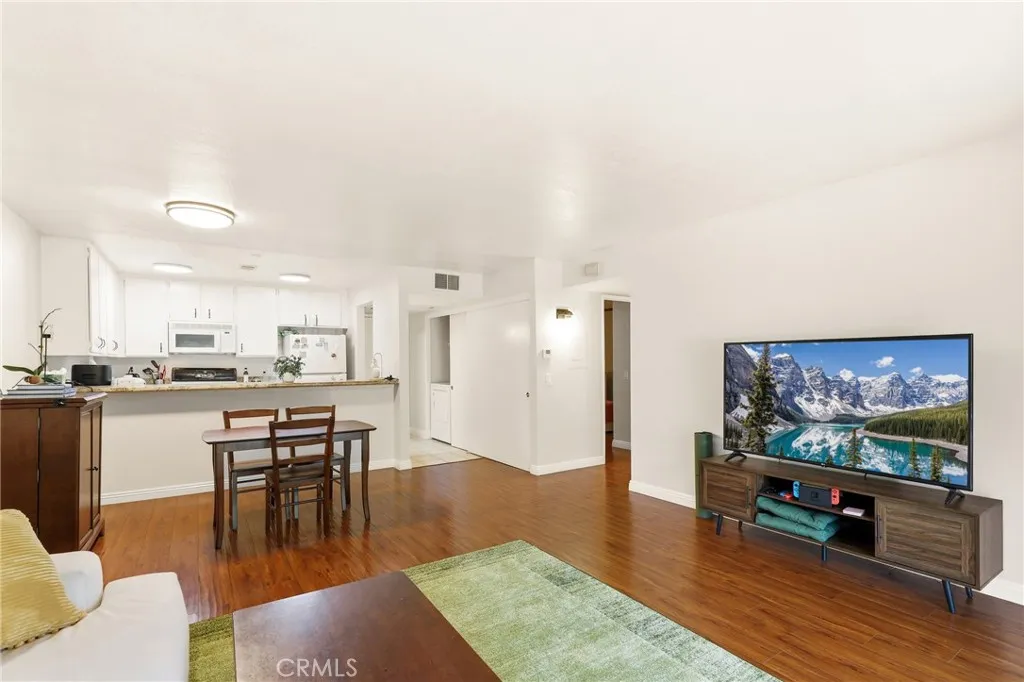 44 Tangelo 298, Irvine, California 92618 — photo 5
