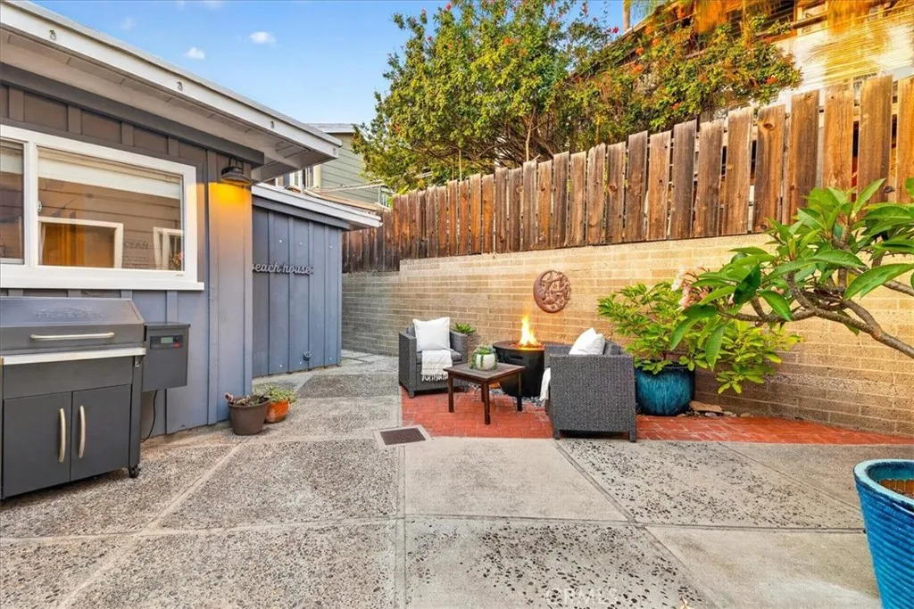 Back courtyard with firepit