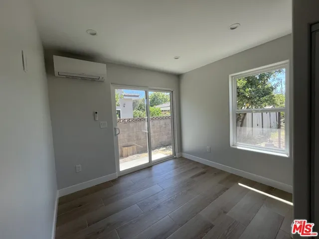 EATING AREA