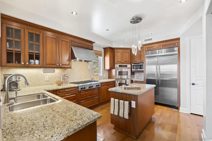 1010 Genter St 302, La Jolla, California 92037 — photo 5