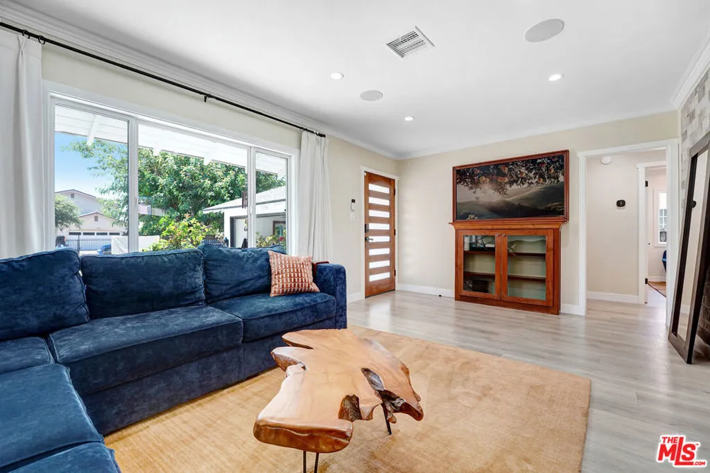 15441 Lemarsh Street, San Fernando, California 91345 — photo 4