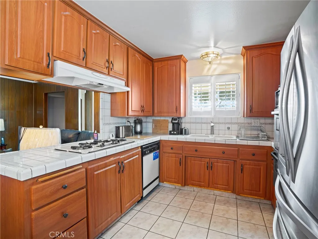 19102 Enslow, Carson, California 90746 — photo 4
