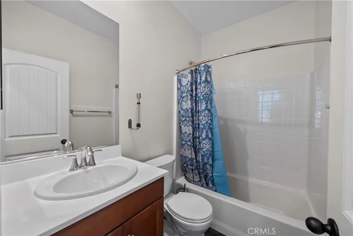 Primary Level Full Bath