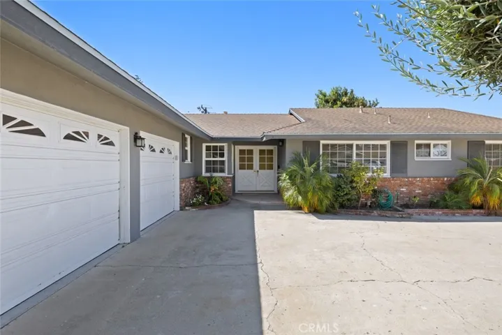 3 Car Garage