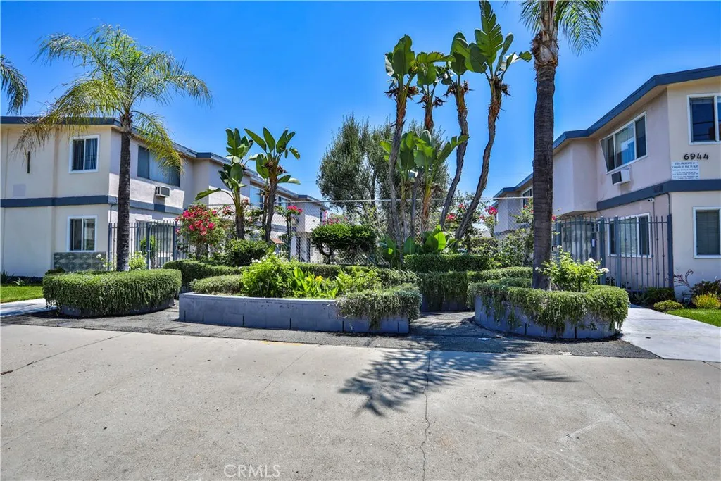 6944 Coldwater Canyon Avenue, North Hollywood, California 91605 — photo 4