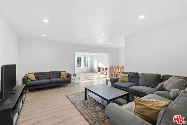 10401 Amigo Avenue, Porter Ranch, California 91326 — photo 5