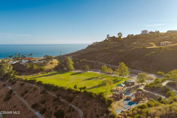 Nearby Malibu Amenities