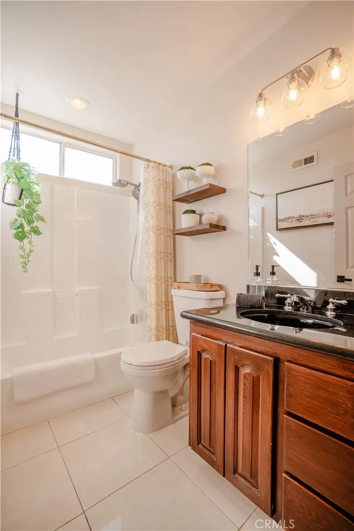 Upstairs Hallway Bathroom