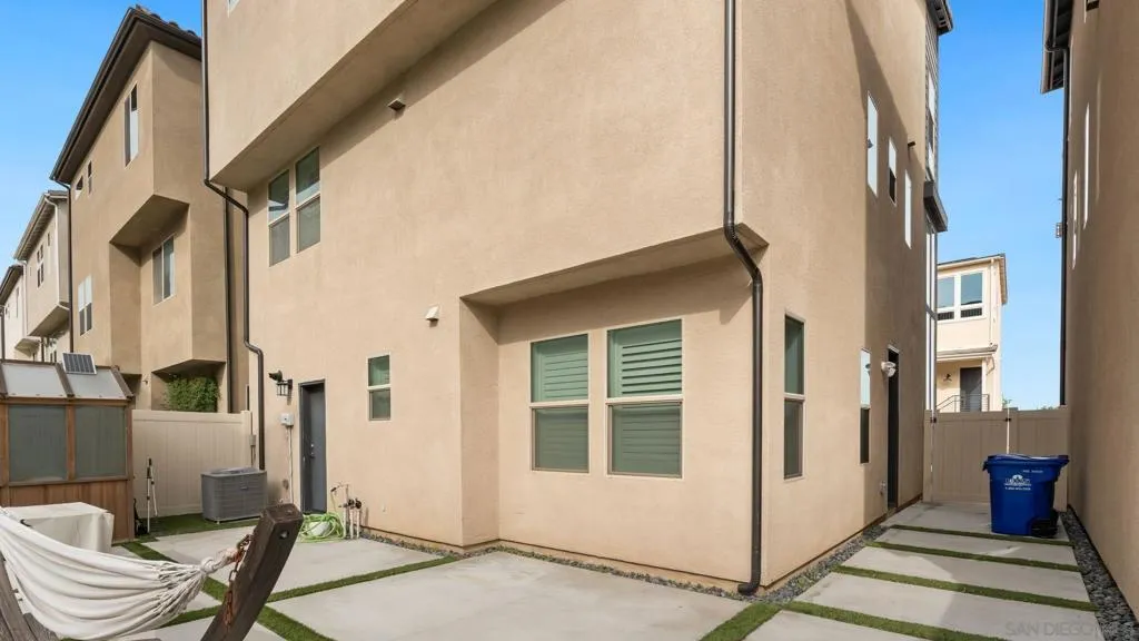 15681 Rennyson, San Diego, California 92127 — photo 5