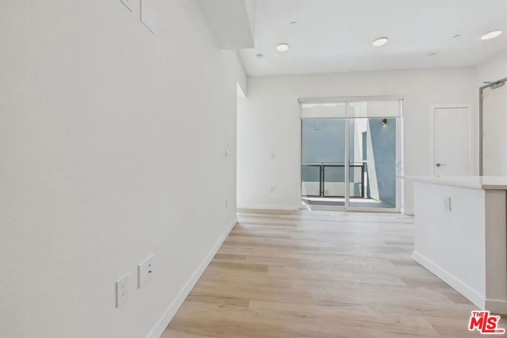 9900 Venice 609, Culver City, California 90232 — photo 5