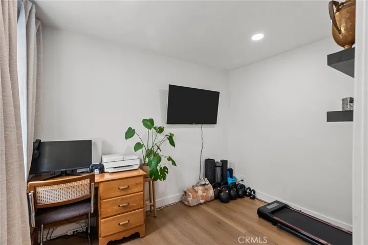 Additional room that can be used as office or workout room