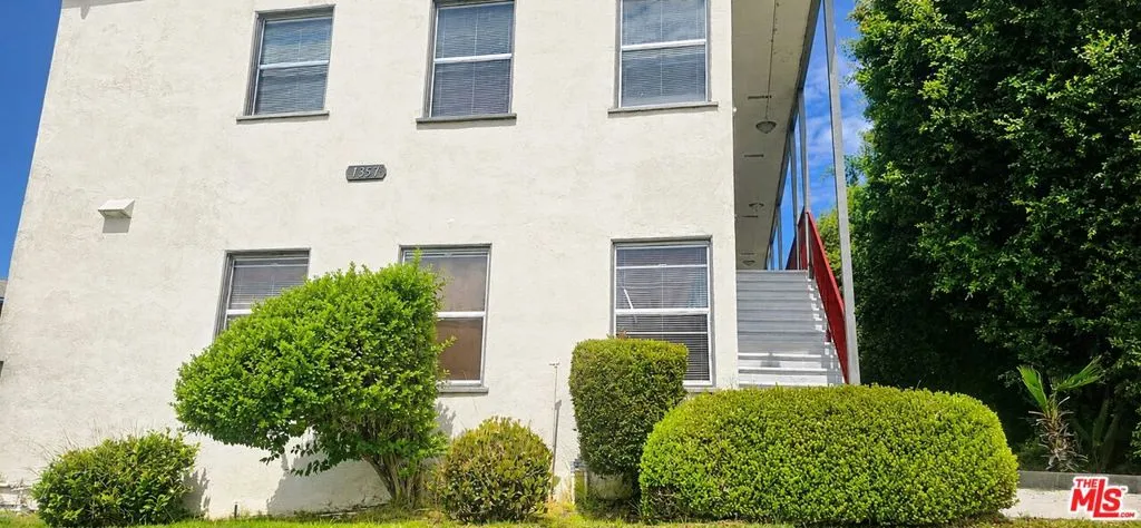 1351 S Cochran Ave