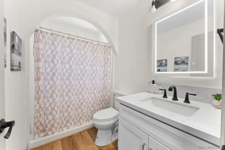 main bathroom 2