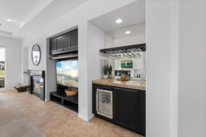 21_50500_Cypress_Point21_mls