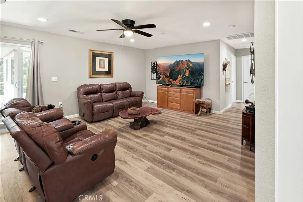 38696 Sierra Lakes Dr., Oakhurst, California 93644 — photo 4