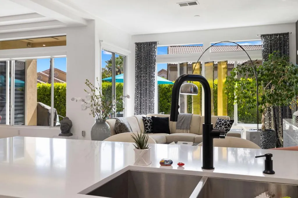 32-web-or-mls-2H8A1708 32-web-or-mls-2H8A1708