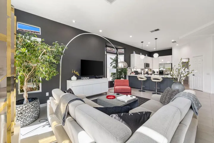 25-web-or-mls-2H8A1728