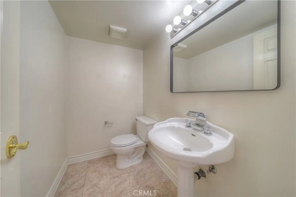 2nd Floor Bathroom