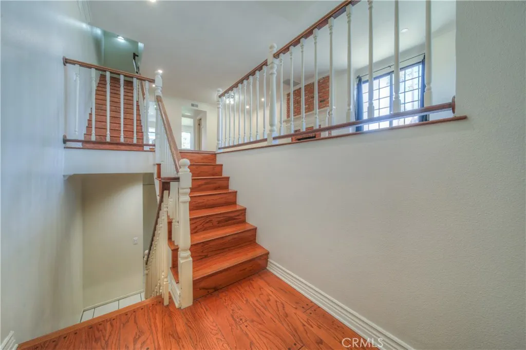 2nd Floor Entry 1