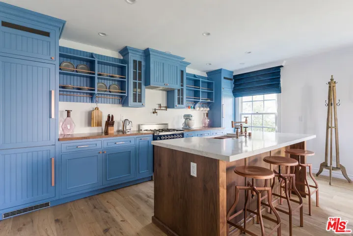 135 S Roxbury Drive 1/2, Beverly Hills, California 90212 — photo 4