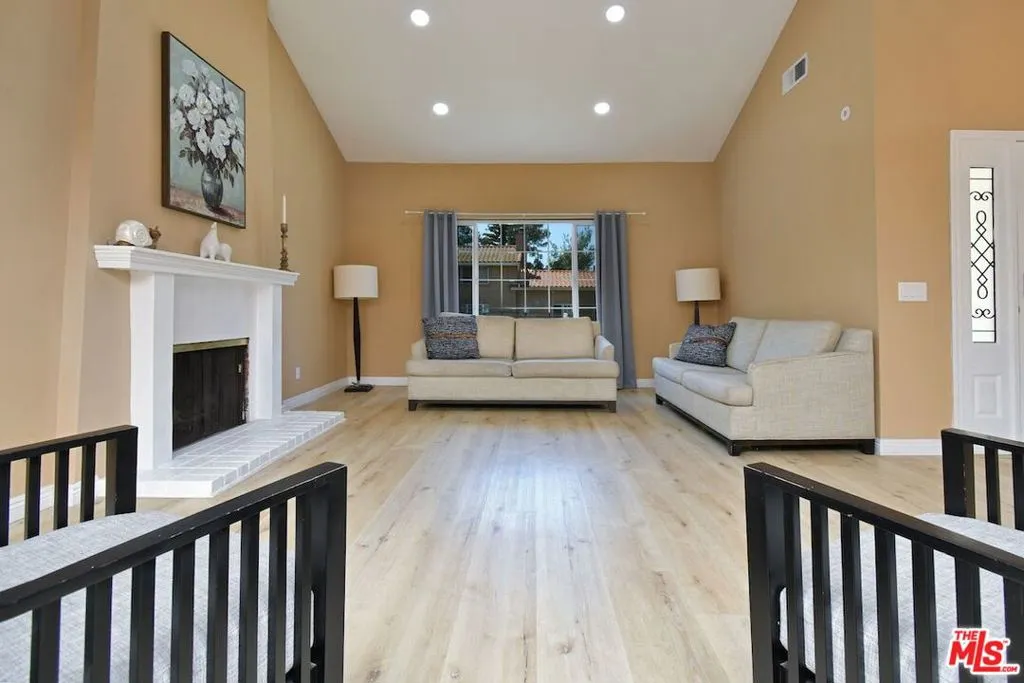 16511 Halsey Street, Granada Hills, California 91344 — photo 5
