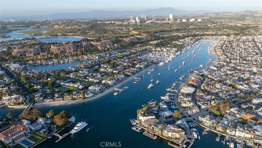 Channel between Balboa Island and Beacon Bay