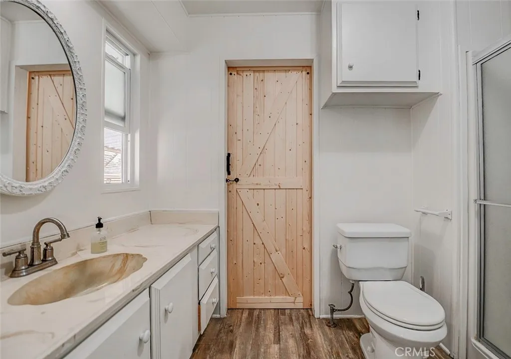 2nd bathroom