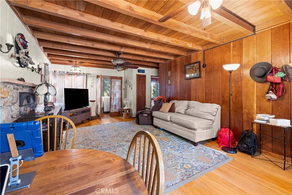 964 Chateau Drive, Crestline, California 92325 — photo 4