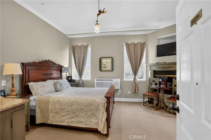 Fleurie Room (ADA compliant)