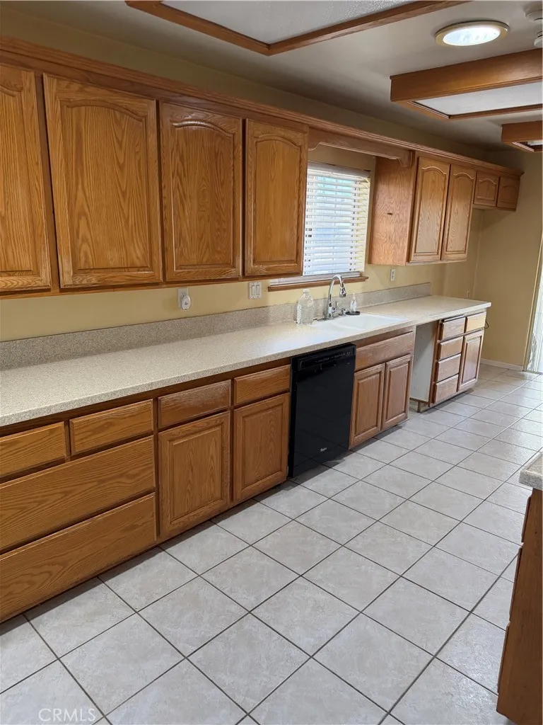 3922 Snowden, Long Beach, California 90808 — photo 4