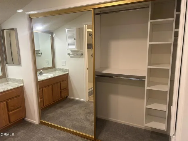 Primary Bath w Closet