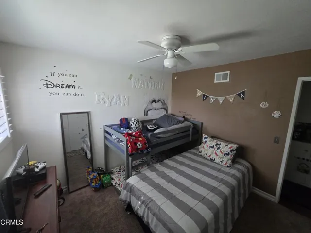 1000018743